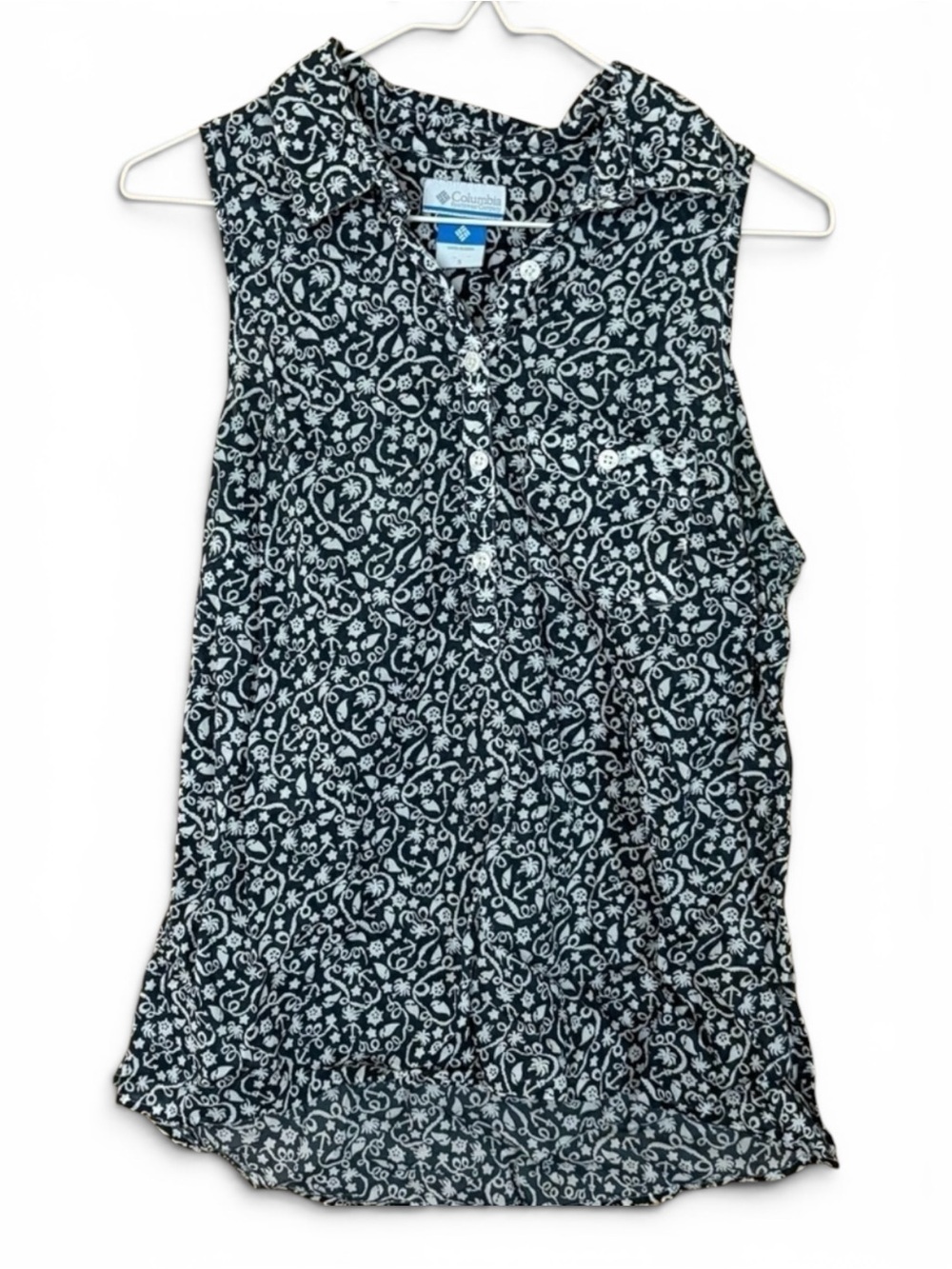 Columbia Sleeveless Blue and White Floral Pullover 1/4 Button Blouse Top